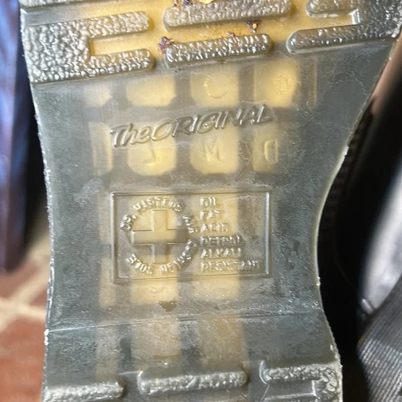 Doc Martins Original Leather Combat Boots Redish Brown Wine Color - Picture 5 of 5